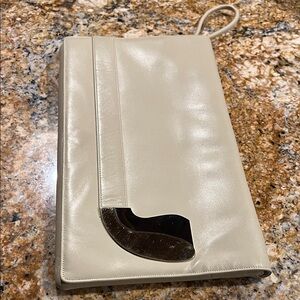 Vintage by Erik Cream Leather Wristlet Clutch with Metal Accent